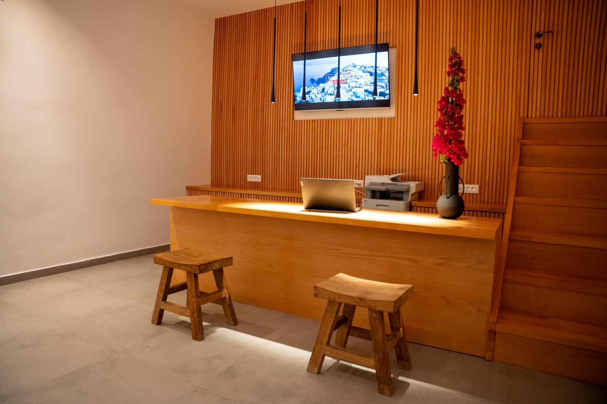Colombos Beachfront Foinikia  Luaran gambar