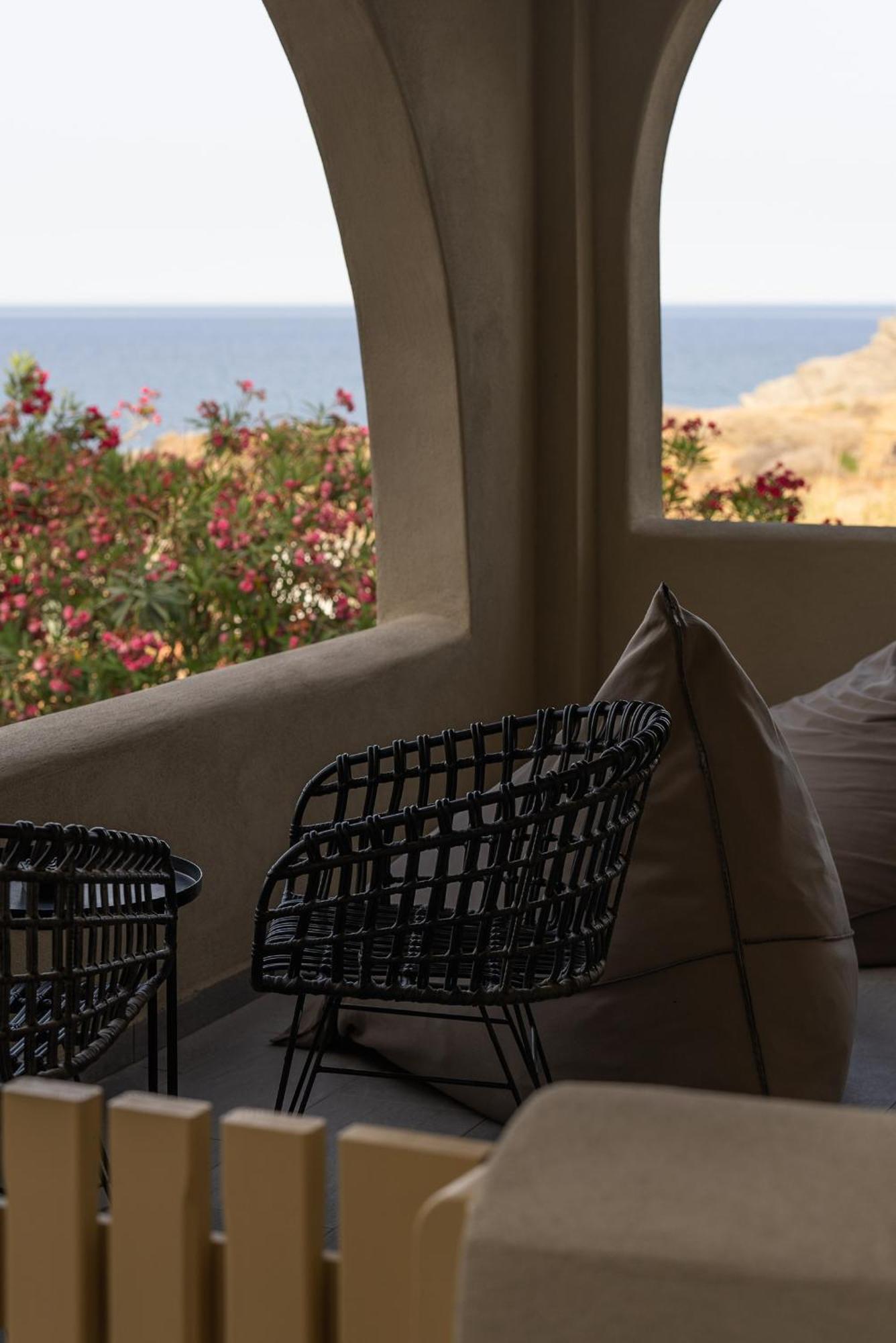 Colombos Beachfront Foinikia  Luaran gambar